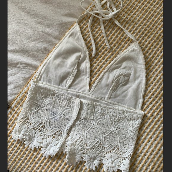 Off White Boho Lace Halter Crop Top with Adjustable Back - Picture 2 of 3